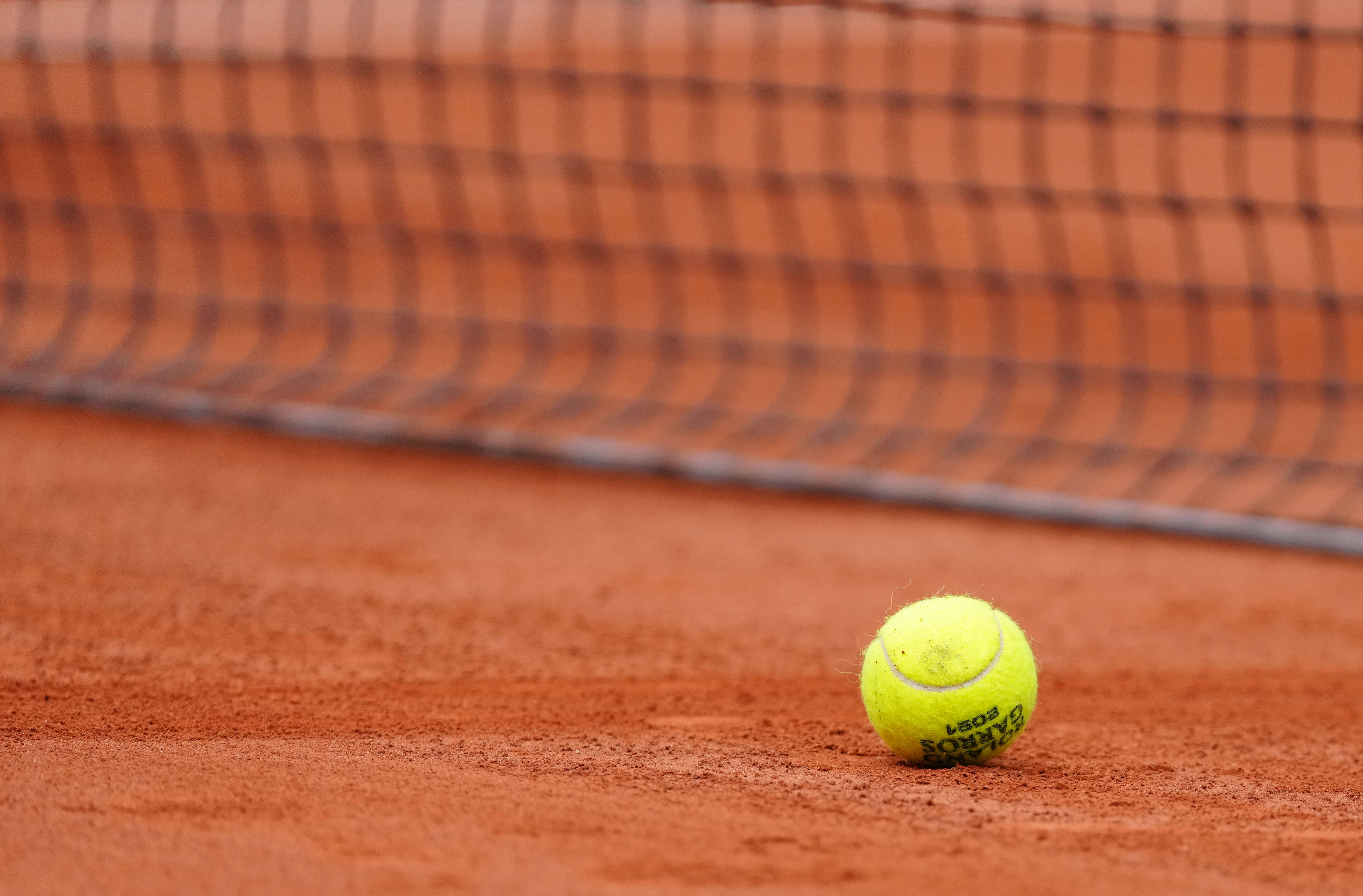 他不仅质疑 他不仅质疑