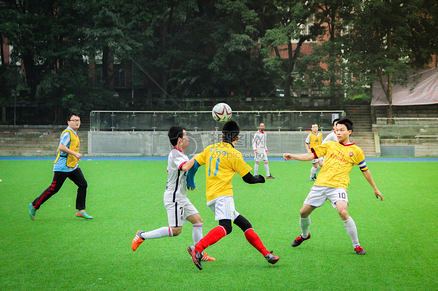 猛的个人突 猛的个人突